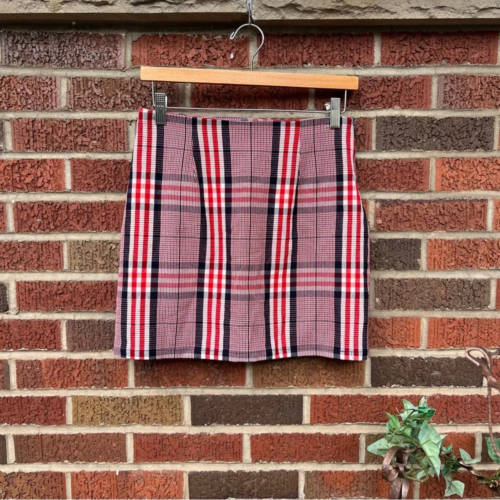 Forever 21 Red Black and Cream Plaid Mini Skirt